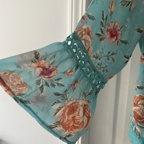 ANDTHEWHY Short Kimono - Picture 4 of 5